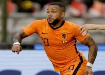 corinthians contrata depay