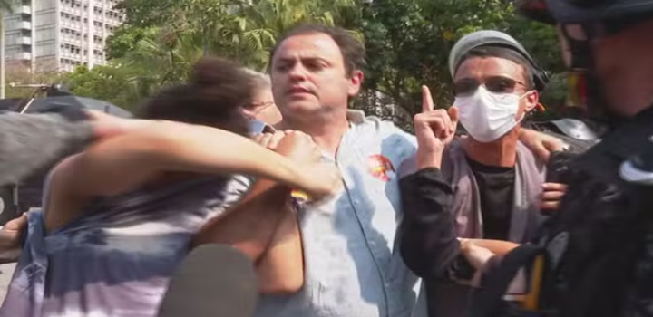 Deputado Glauber Braga e 3 alunos são detidos em desocupação na Uerj; PM usa bomba de efeito moral