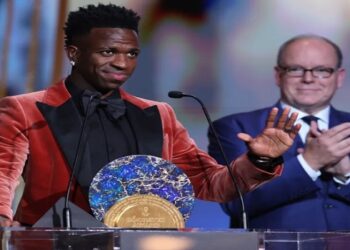 VINCIUS JR BOLA DE OURO