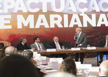 Tragédia de Mariana: governo e mineradoras assinam acordo de R$ 132 bi