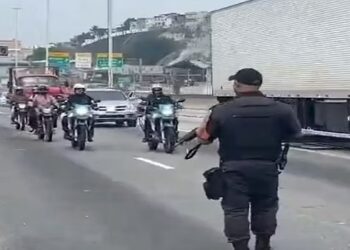 tiroteio avenida brasil