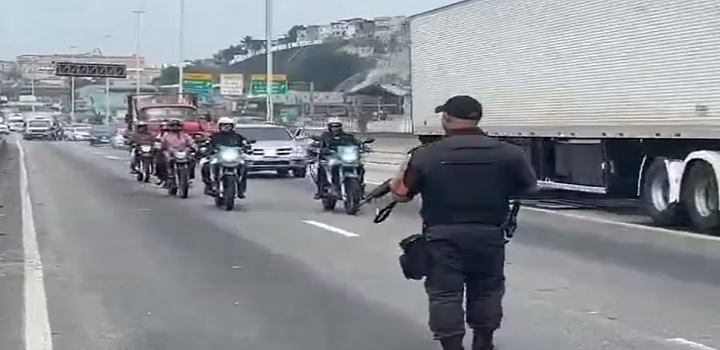 tiroteio avenida brasil