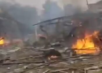 Hezbollah dispara mais de 240 mísseis contra Israel, e pelo menos 10 pessoas ficam feridas; vídeo