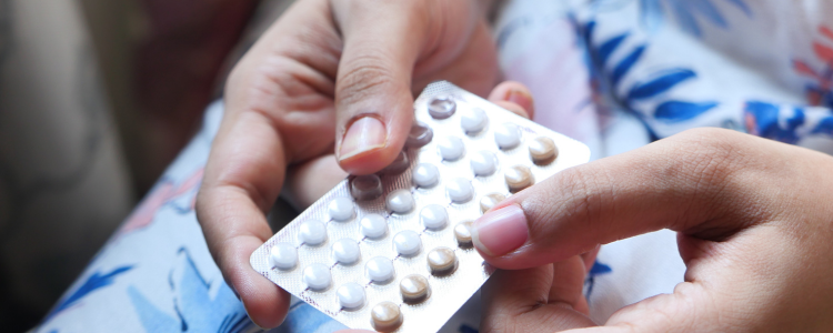 Entenda como os medicamentos circulam pelo corpo, encontram seus alvos e conseguem aliviar a dor.