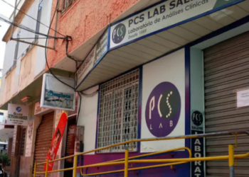 A Justiça do Rio concedeu habeas corpus aos sócios do laboratório de Análises Clínicas PCS Saleme, Matheus Sales Teixeira Bandoli Vieira e Walter Vieira. Todos estavam com prisão preventiva decretada pela Justiça.