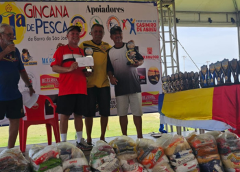 A 41ª Gincana de Pesca de Barra de São João reuniu mais de 150 participantes no Praião, no último final de semana. O evento, organizado pelo Clube de Pesca de Barra de São João, contou com o apoio da Secretaria de Turismo e Eventos e atraiu pescadores de diversas cidades do Rio de Janeiro e Espírito Santo.