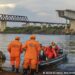Sobe para 14 o número desaparecidos após queda de ponte