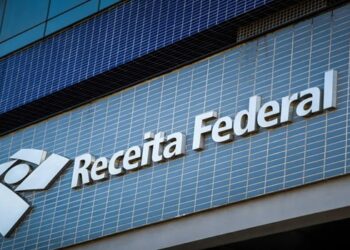 Receita Federal lança plataforma 150 vezes maior que o PIX para viabilizar o IVA da reforma tributária, reduzir sonegação e facilitar o cálculo de tributos.