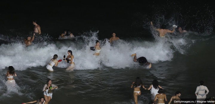 Mais de mil pessoas se afogaram no Ano Novo do Rio de Janeiro