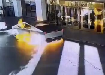 explosão de cybertruck