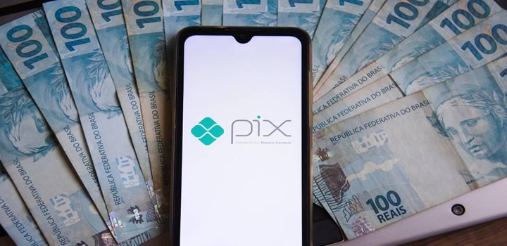 Após ataques hackers, Banco Central limita a R$ 15 mil transferências via PIX e TED em instituições não autorizadas. Medida visa conter fraudes e ampliar segurança no sistema financeiro.