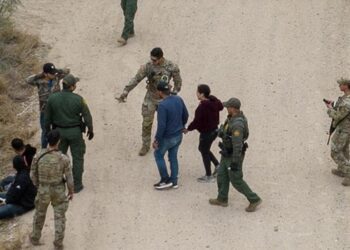 O que está acontecendo na fronteira dos EUA com o México