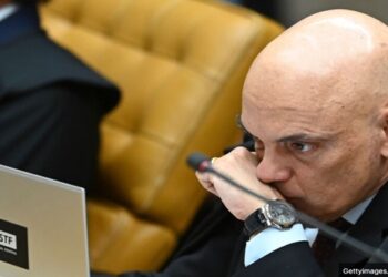 Moraes impõe multa de R$ 8,1 milhões ao X