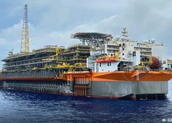 Maior plataforma de petróleo do Brasil inicia operação no pré-sal