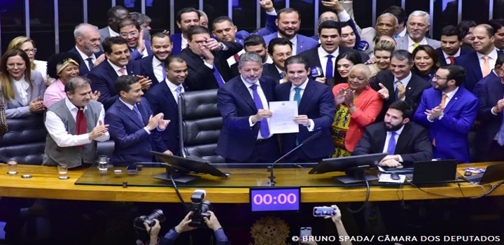 Hugo Motta é eleito presidente da Câmara dos Deputados
