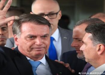 BOLSONARO VIRA RÉU