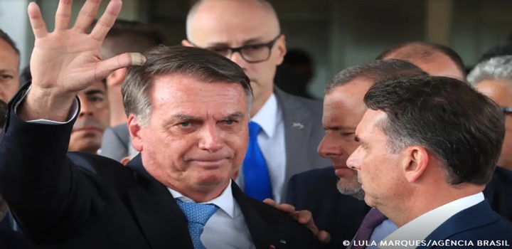 BOLSONARO VIRA RÉU