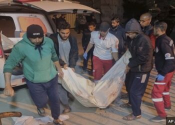 Novos ataques israelenses em Gaza deixam mais de 300 mortos