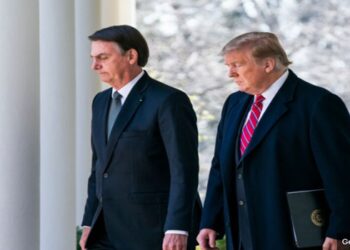 Bolsonaro sugere que Trump deve intervir para garantir liberdade no Brasil