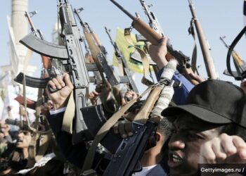 Trump ameaça Irã e diz que país 'sofrerá consequências' por 'cada disparo' dos houthis