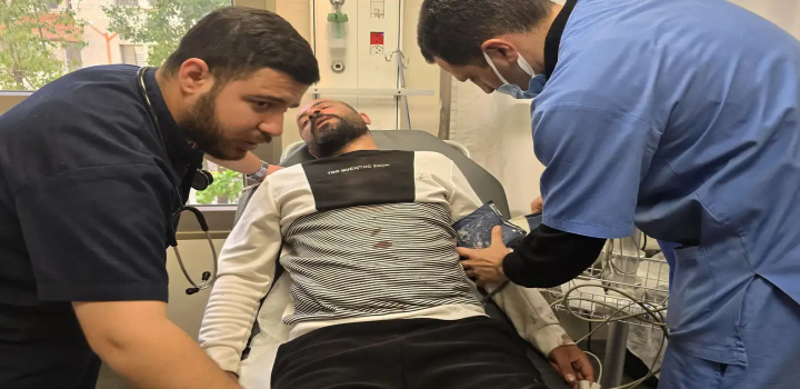 palestino que ganhou o oscar espancado em israel
