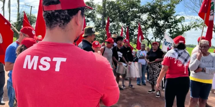 MTS em Campos-RJ: protesto pressiona por reforma agrária em terras da Usina Sapucaia