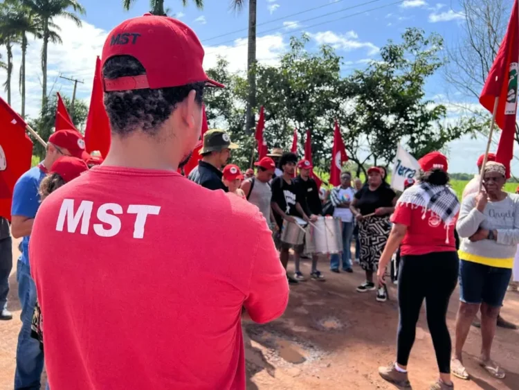 MTS em Campos-RJ: protesto pressiona por reforma agrária em terras da Usina Sapucaia
