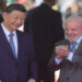 China e Brasil discutem resposta às tarifas de Trump; BRICS devem fazer frente unida