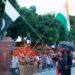 Todas as noites desde 1959, tropas indianas e paquistanesas baixam juntas suas bandeiras na fronteira de Wagah I(Getty Images)