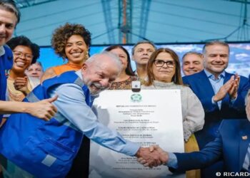 lula inaugura predio da uff em campos