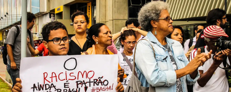 Nova denúncia de racismo no Colégio Mackenzie em SP envolve estudante de 8 anos. Mãe fez boletim de ocorrência e cobra ações efetivas da escola.