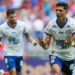 Domingo de clássicos no Brasileirão: Bahia bate o Vitória com um a menos, Corinthians vence o Santos, Vasco goleia com Diniz e São Paulo escapa da zona de rebaixamento.
