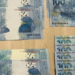 Homem é preso em flagrante pela PF em Volta Redonda com 13 cédulas falsas de R$ 100. Prisão ocorreu após denúncia dos Correios. Entenda o caso.