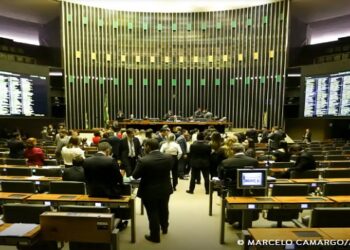 Câmara pode votar urgência para aumentar número de deputados federais