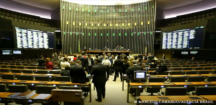 Câmara pode votar urgência para aumentar número de deputados federais