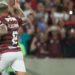 Flamengo vence a LDU no Maracanã e fica perto das oitavas da Libertadores