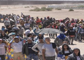 Governo dos EUA oferece US$ 1.000 a imigrantes que deixarem o país voluntariamente