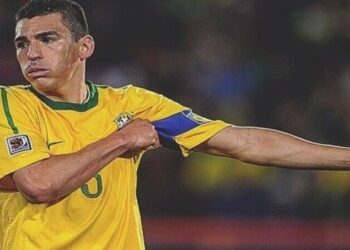 lucio zagueiro da selecao
