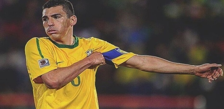 lucio zagueiro da selecao