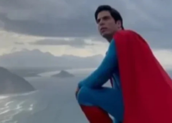 Elenco de 'Superman' visita o Cristo Redentor e grava mensagem aos fãs brasileiros. Filme estreia em 10 de julho com nova abordagem do herói.