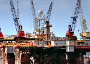 Prefeitura de Macaé oferece 1.132 vagas gratuitas para o curso T-HUET, obrigatório para trabalhar no setor offshore. Inscrições acontecem neste sábado (28).