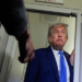 Trump poderá autorizar ataque direto ao Irã nos próximos dias, segundo a Casa Branca. Entre os alvos possíveis está a usina nuclear de Fordo e o uso da bomba GBU-57.