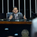 Câmara e Senado aprovaram aumento de deputados federais de 513 para 531 a partir de 2027. Entenda o impacto orçamentário e as mudanças na representação dos estados.