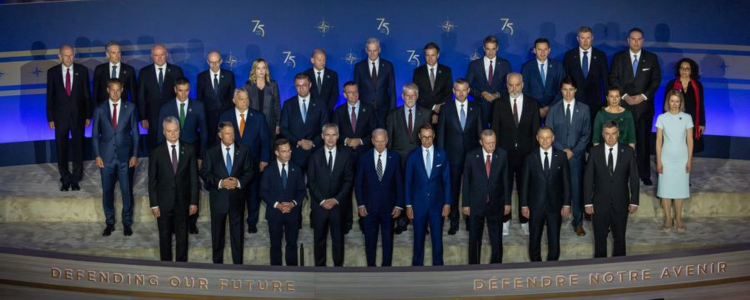 Espanha resistiu às ameaças de Trump na OTAN e garantiu apoio europeu. Entenda o embate sobre gastos militares e tarifas comerciais.