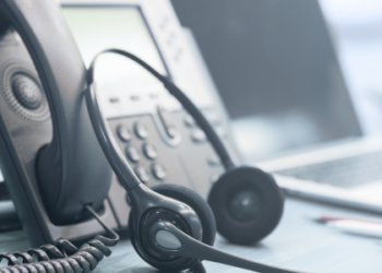 Senadora propõe lei para coibir ligações de telemarketing direcionadas a quem não é o destinatário. Entenda as regras e possíveis punições.
