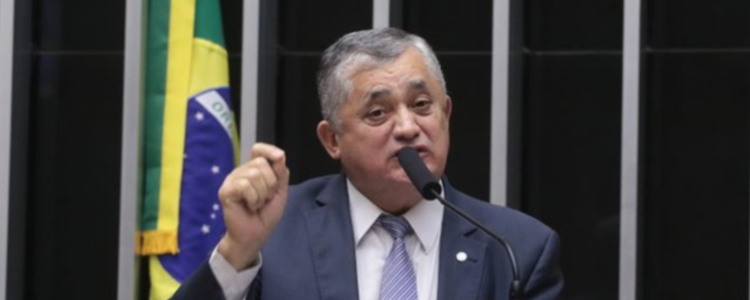 A Câmara dos Deputados aprovou urgência para o projeto que aumenta a faixa de isenção do Imposto de Renda de Pessoa Física para R$ 2.428,80. A proposta, de autoria do governo, será relatada por Arthur Lira.