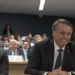 Em depoimento ao STF, Jair Bolsonaro ironizou Alexandre de Moraes e o convidou para ser seu vice em 2026. O ex-presidente é réu por tentativa de golpe e faz parte do “núcleo 1” do processo penal sobre ataques à democracia.