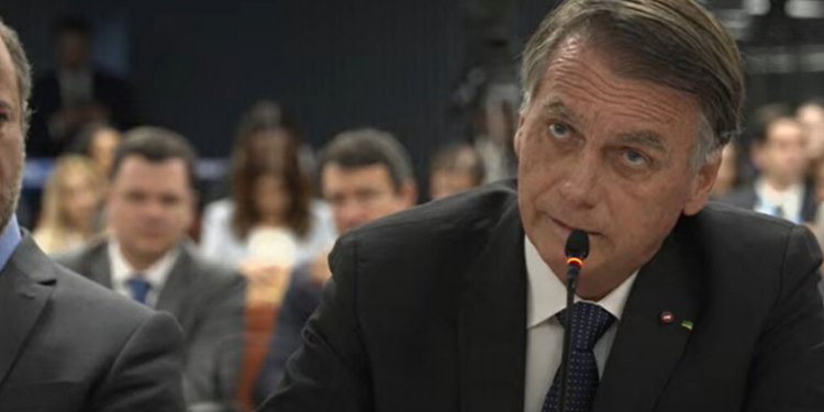 STF retoma julgamento de Bolsonaro por tentativa de golpe. Entenda se condenação resultará em prisão imediata, recursos possíveis e papel da preventiva.