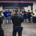 Operação do PROCON-RJ com apoio da Polícia Militar apreende produtos falsificados em comércios de Macaé, reforçando a segurança e a defesa do consumidor.