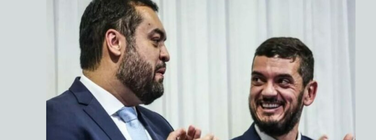 Com Castro de licença, Bacellar assume o RJ e inicia gestão com foco em segurança e obras estratégicas. Veja como isso afeta o cenário político rumando a 2026.
